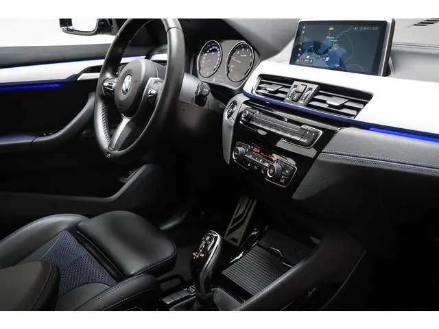 BMW X1 sDrive18i M-Sport High Executive | PANORAMADAK | DAB | APPLE | CAMERA | TREKHAAK | 18"