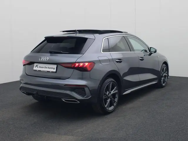 Audi A3 Sportback 40 TFSIe 150kW/204PK S Edition · Panoramadak · Leder · Trekhaak · Garantie t/m 07-...