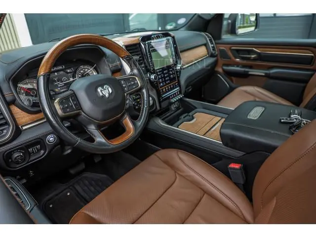 Dodge RAM LONGHORN | WIDE BODY | 5.7 V8 | BREDE WIELEN | BOM VOL | HUD | BRUIN LEDER | LUCHTVERING |...