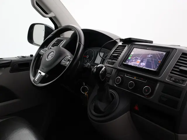 Volkswagen Transporter 2.0 TDI 140 PK DSG L2H1 E.C. + LEDER | LMV | XENON | APPLE CARPLAY | STOELVER...