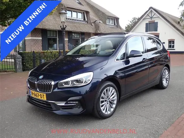 BMW 2-serie Active Tourer 218i High Executive HEAD-UP / TREKHAAK / PANO / CAMERA