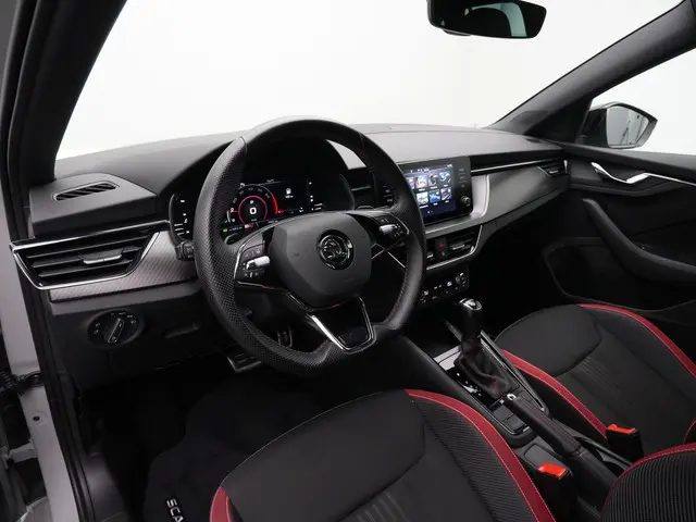 Skoda Scala 1.5 TSI 150 pk DSG Monte Carlo | Panoramadak | Stuur-/stoelverwarming | Parkeersensoren...