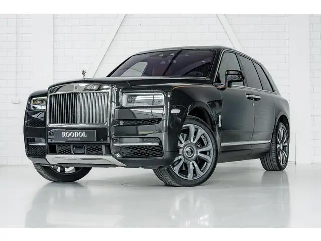Rolls-Royce Cullinan | Bespoke | 4 Seats | Glass Partition | Theatre |