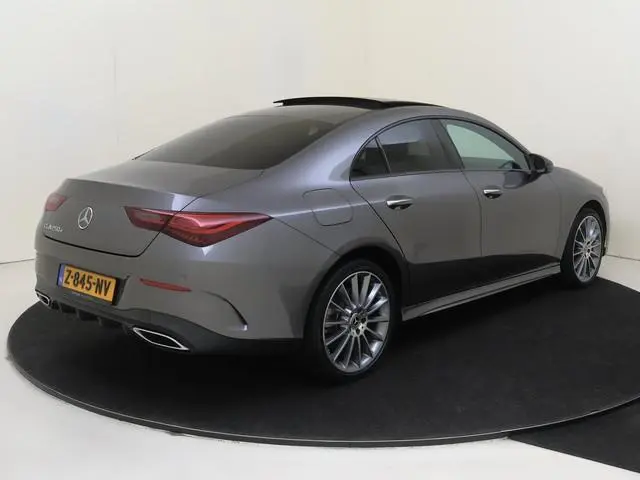 Mercedes-Benz CLA-klasse 250 e AMG Line Facelift /Panoramadak /Night-Pakket /19 Inch /CarPlay