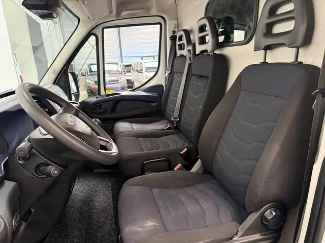 Iveco Daily 35S14 140pk L2H2/L3H2 3500kg Trekhaak Airco Cruise