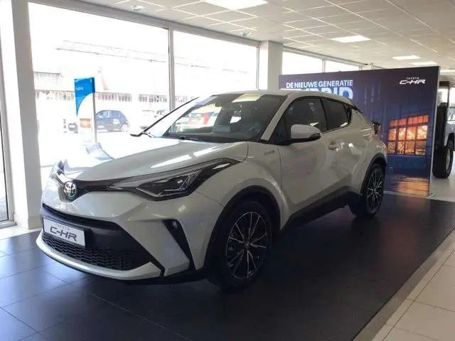 Toyota C-Hr 2.0 Hybrid 184pk CVT Executive * Direct leverbaar!