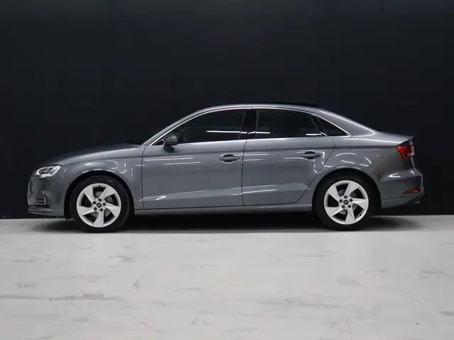 Audi A3 Limousine 35 TFSI CoD Pro Line [SCHUIFKANTELDAK, STOELVERWARMING, CAMERA, PDC V+A, VOL LEDER...