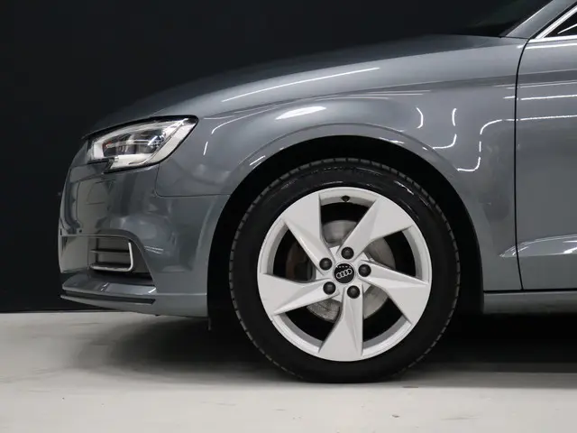 Audi A3 Limousine 35 TFSI CoD Pro Line [SCHUIFKANTELDAK, STOELVERWARMING, CAMERA, PDC V+A, VOL LEDER...