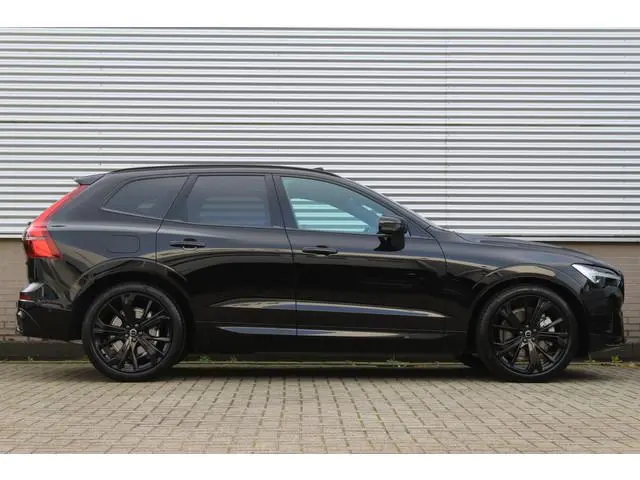 Volvo XC60 2.0 T8 Plug-in hybrid AWD Plus Black Edition NIEUW | Head-up | 360 | Panoramadak | Zwenkb...