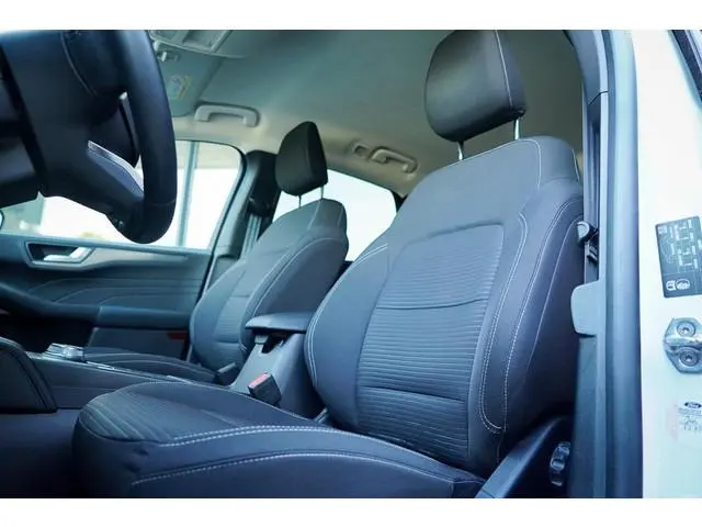 Ford Kuga 2.5 PHEV Titanium / Afneembare trekhaak / Privacy Glass / Stoelverwarming / Incl BTW