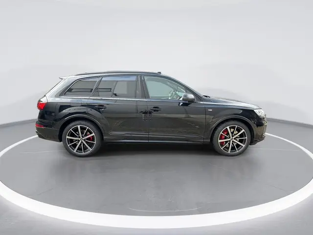 Audi Q7 55 TFSIe 381pk Tiptronic Quattro Pro Line S · Panoramadak · 360 Camera · Luchtvering · Elek....
