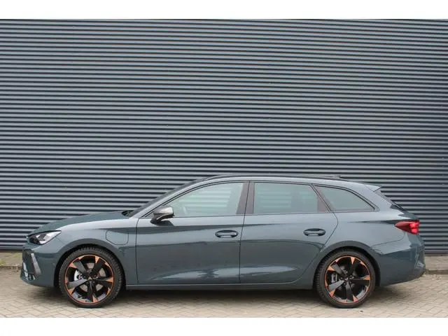 CUPRA Leon Sportstourer 1.5 TSI e-Hybrid Business Adaptive-Cruise Camera Stuur-en Stoelverwarming