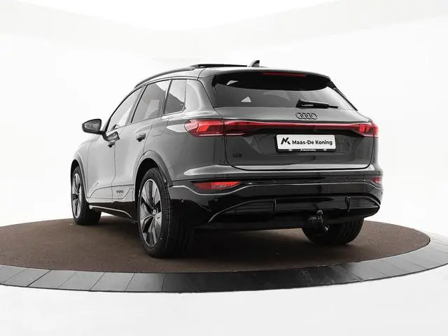 Audi Q6 e-tron 252pk S edition 83 kWh · SOH 97,5% · Panoramadak · Leder · 360 Camera · Luchtvering ·...