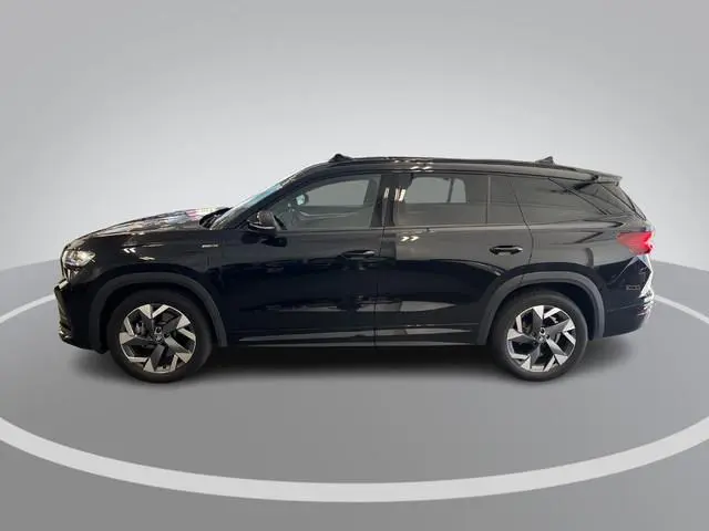 Skoda Kodiaq 1.5 TSI PHEV 204pk DSG Sportline Business  · Panoramadak · Camera · Inklap. Trekhaak ·...
