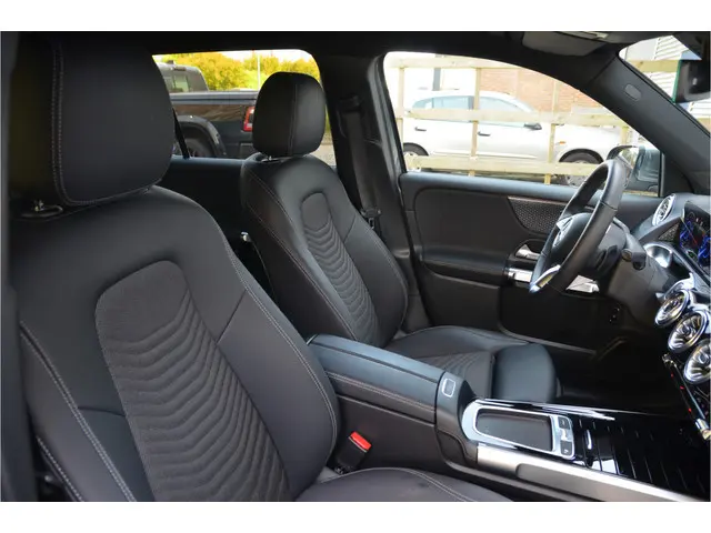 Mercedes-Benz EQB 250+ Business Line 7p. 71 kWh Adaptive Cruise