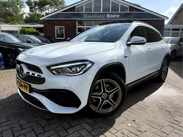 Mercedes-Benz GLA-klasse 250 e Business Solution AMG Limited Panoramadak, Camera, 19''Lmv