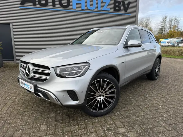Mercedes-Benz GLC-klasse 300e 4MATIC Advantage Carplay Stoelverwarming Achteruitrijcamera LED 20 inc...