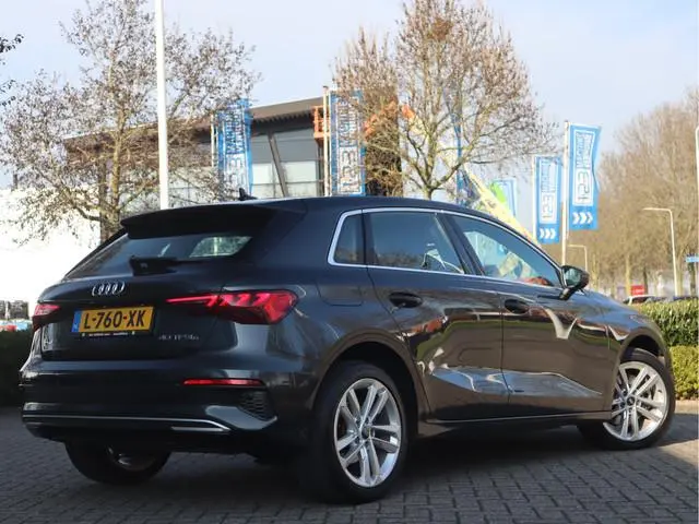 Audi A3 Sportback 40 TFSI e Business edition Navi / Cruise / Carplay / LED / Btw auto / 204 pk