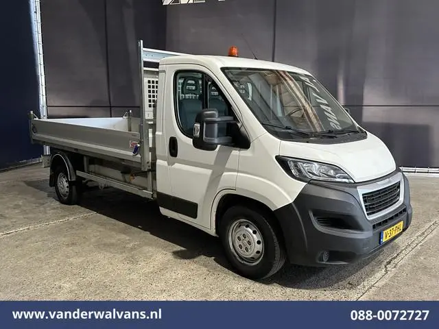 Peugeot Boxer 2.2 BlueHDi 140pk Kipper Open Laadbak Euro6 Bijrijdersbank Bluetooth telefoonvoorberei...