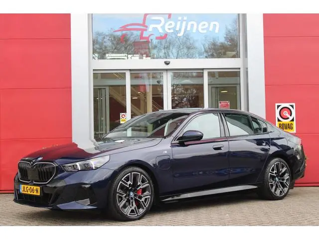 BMW 5-serie 550e 490PK xDRIVE | M SPORT PRO | PANORAMA DAK | BOWERS & WILKINS PREMIUM AUDIOSYSTEM |...