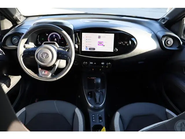 Toyota Aygo X Hybrid 115 GR Sport, € 1.100 Demo korting! !