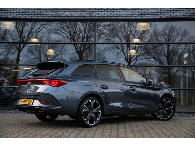 CUPRA Leon Sportstourer 1.4 e-Hybrid VZ Business , Trekhaak, Adap. cruise,