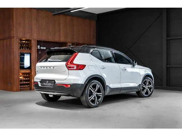 Volvo XC40 1.5 T4 Recharge R-Design Expression Pano | Stuur-Stoelverwarming