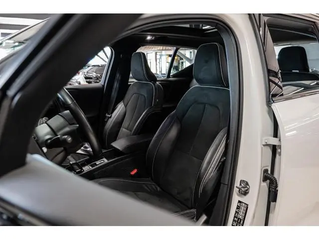 Volvo XC40 1.5 T4 Recharge R-Design Expression Pano | Stuur-Stoelverwarming