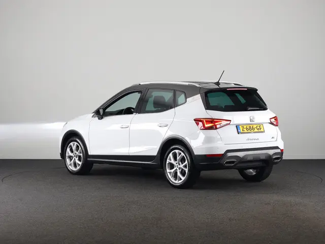 SEAT Arona 1.0 TSI FR 95pk | Navigatie via App | Virtual Cockpit | Verlengde garantie | Parkeersenso...