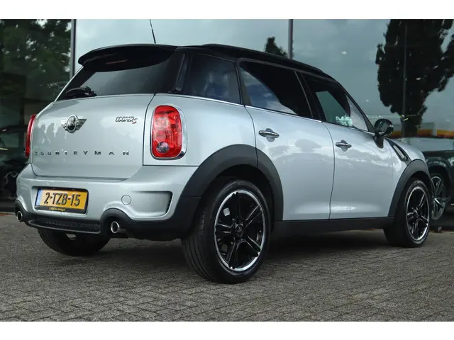 MINI MINI COUNTRYMAN 1.6 COOPER S 184PK CHAMP ED. | XENON | NAVI | CRUISE | CLIMATE | PRIVACY