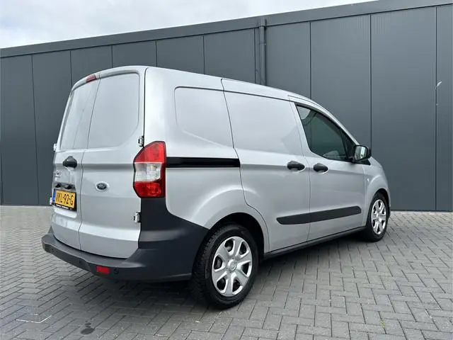 Ford Transit Courier