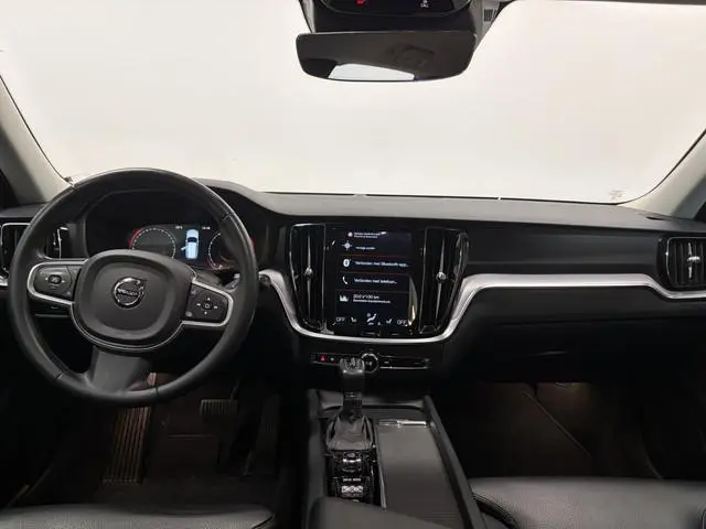 Volvo V60 2.0 T4 190pk AUT8 Momentum Pro Leer/ Stoelverw/ Apple Android auto/ Comf. Stoelen