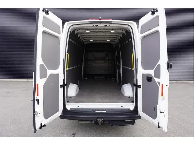 MAN TGE 160pk RWD Automaat L4H3/L3H2 LED 3500kg Trekgewicht Trekhaak Navigatie Parkeersensoren Apple...