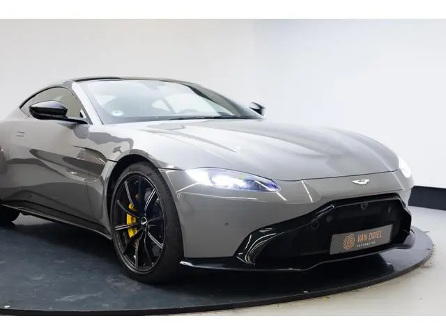 Aston Martin V8 Vantage