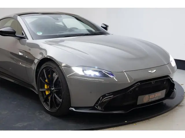 Aston Martin V8 Vantage
