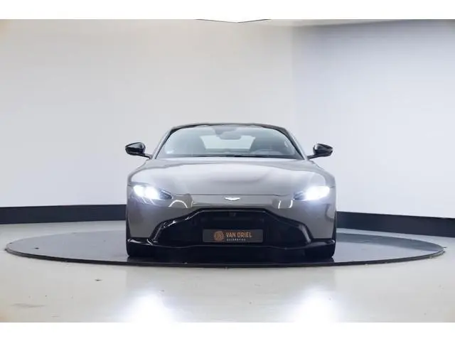 Aston Martin V8 Vantage