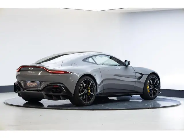 Aston Martin V8 Vantage