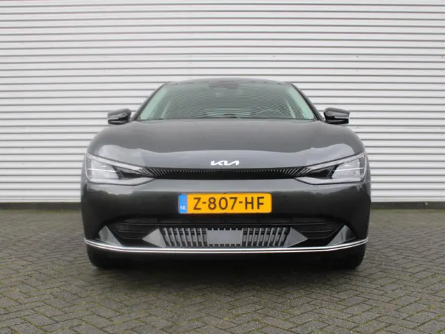 Kia EV6 Edition Advanced 77.4 kWh | Navi | Airco | 20" LM | Camera | Elektrische klep | BTW auto | 1...