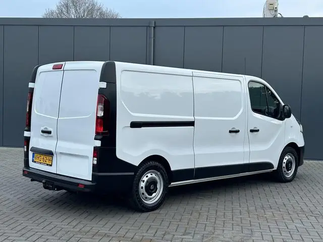 Renault Trafic 2.0 dCi 146 PK / L2H1 / 1e EIG. / AUTOMAAT / SORTIMO INRICHTING / TREKHAAK / AIRCO /...