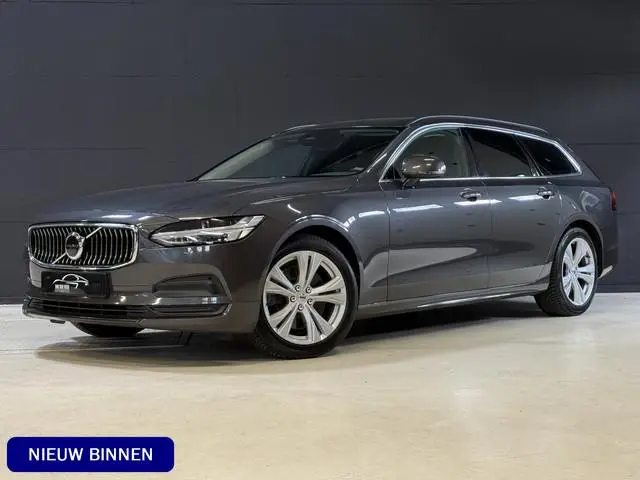 Volvo V90 2.0 B4 Momentum Business | Keyless | Trekhaak | Apple Carplay