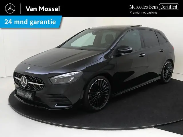 Mercedes-Benz B-klasse 180 Business Solution AMG /Panoramadak /19 Inch /Nightpakket