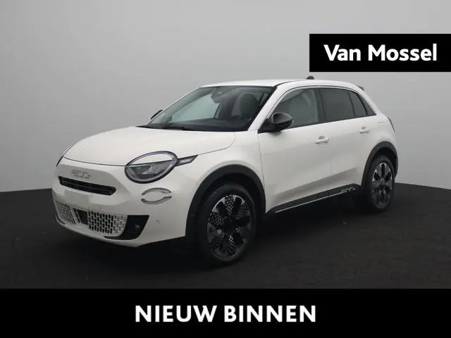 Fiat 600 1.2 Hybrid La Prima | Voorraadvoordeel | Parkeercamera Achter | Blind Spot | NAVI | Full LE...