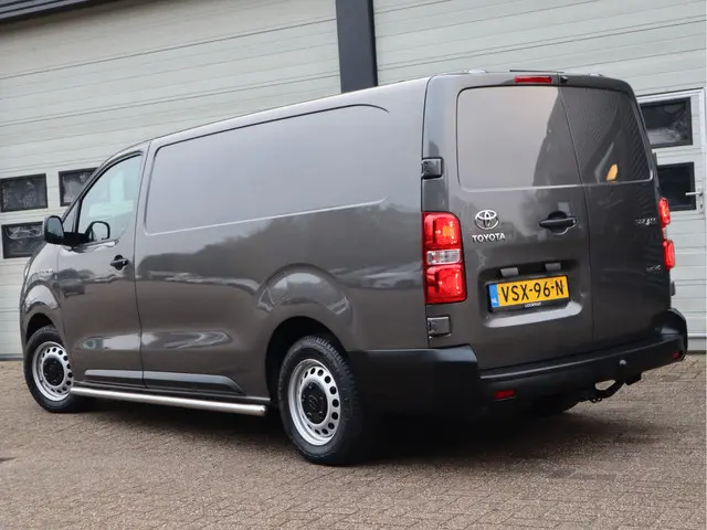 Toyota PROACE Electric Worker 50 kWh SoH 94,9 % Snelladen L3 Extra lang - NL Auto - Trekhaak