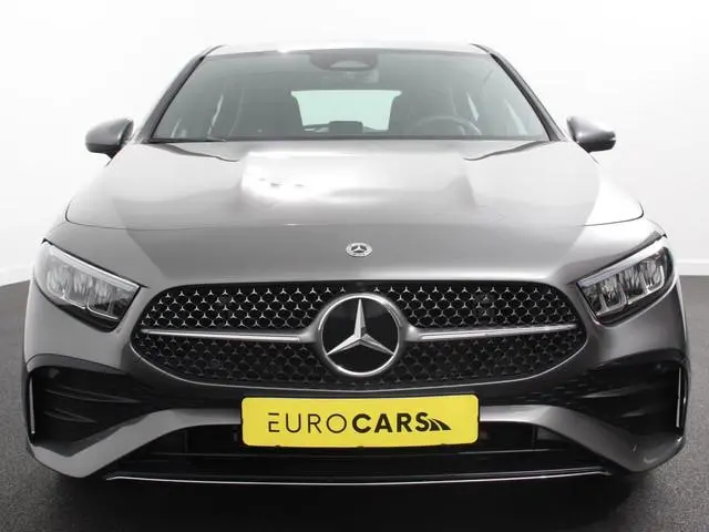 Mercedes-Benz A-klasse 200 177pk Automaat MHEV AMG Line Achteruitrij Camera Verwarmde voorstoelen Na...