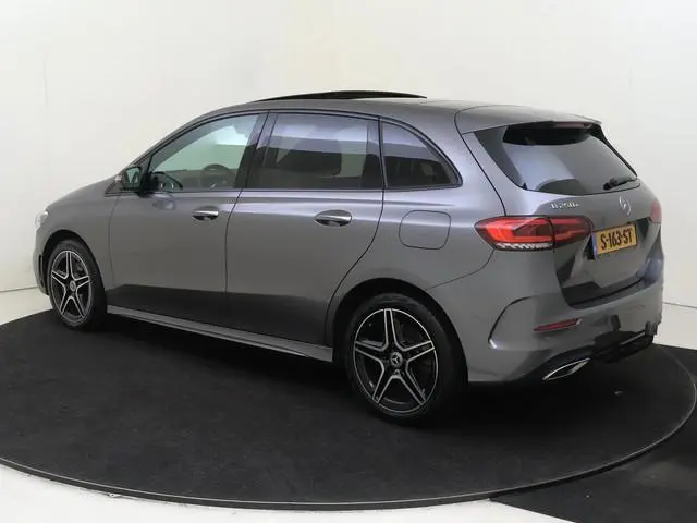 Mercedes-Benz B-klasse 250e Business Solution AMG-Line / Panaroma-dak / Night-Pakket / 360Graden-Cam...