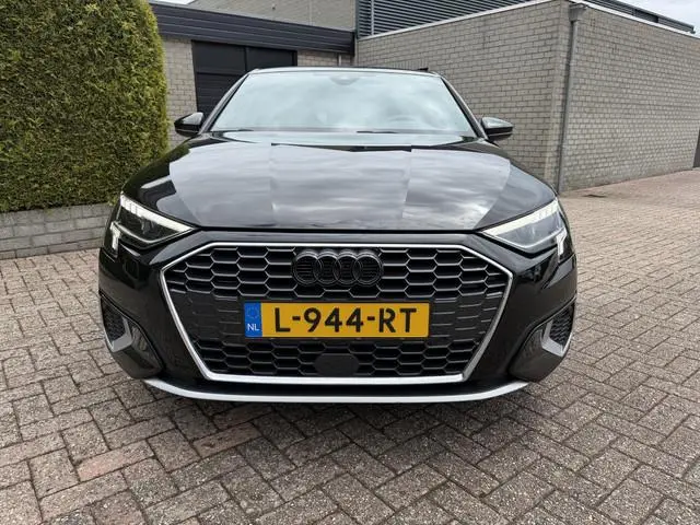 Audi A3 Sportback 30 TFSI Business edition