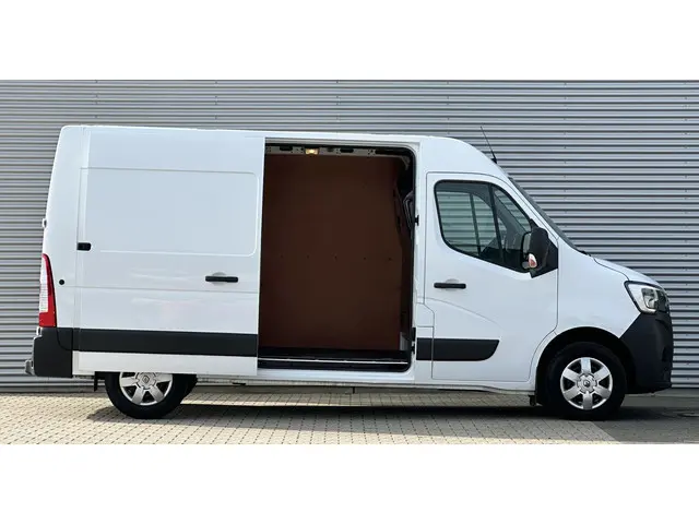 Renault Master T35 2.3 dCi 135 L2H2 Navi|Airco|LED|camera