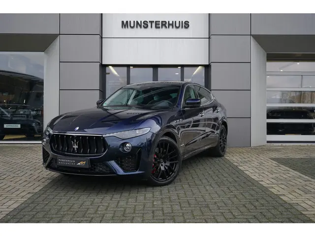 Maserati Levante 3.0 V6 AWD GranSport | Voorstoelen / Achterbank verwarmd | Trekhaak | Schuif/Kantel...