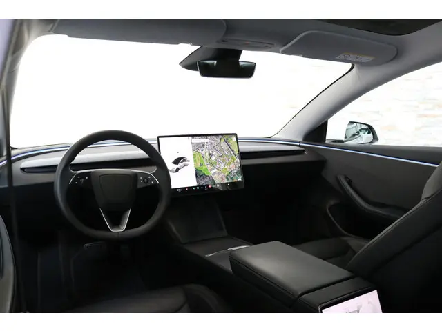 Tesla Model 3 RWD 60 kWh Highland | RWD PREMIUM | AUTOPILOT | STOELVENTILATIE | STOELVERW. V + A | N...