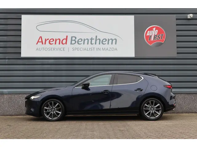 Mazda 3 2.0 e-SkyActiv-G M Hybrid 122 Luxury Trekhaak / Camera / Navi / Clima / Cruise